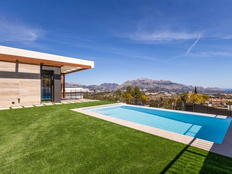 Villa for Sale in Polop, Alicante 4