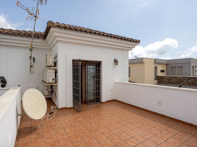Villa for Sale in Los Montesinos, Alicante 30