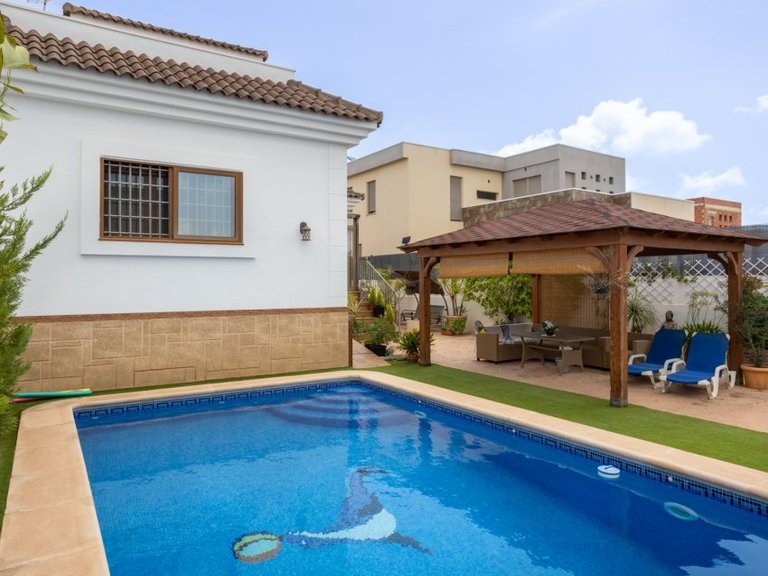 Villa for Sale in Los Montesinos, Alicante 35