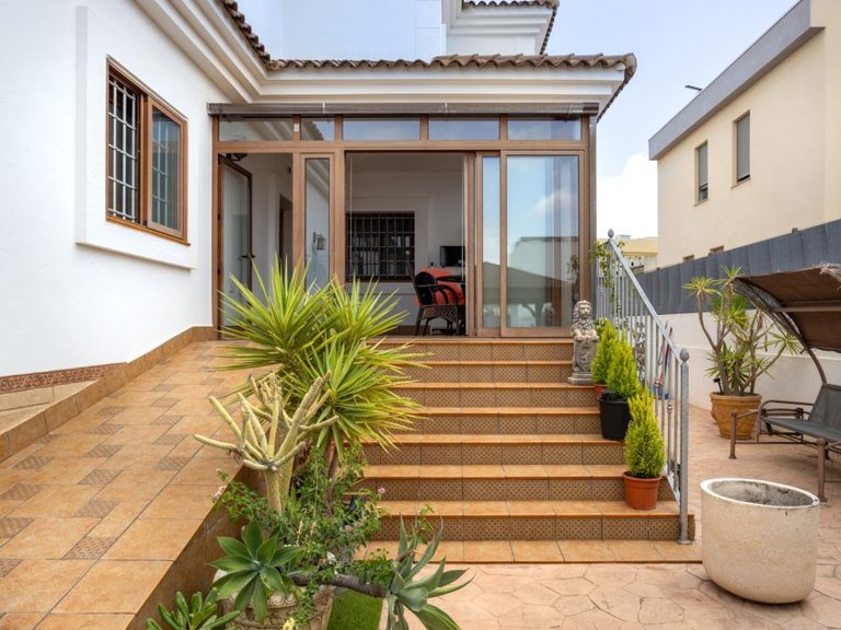 Villa for Sale in Los Montesinos, Alicante 36