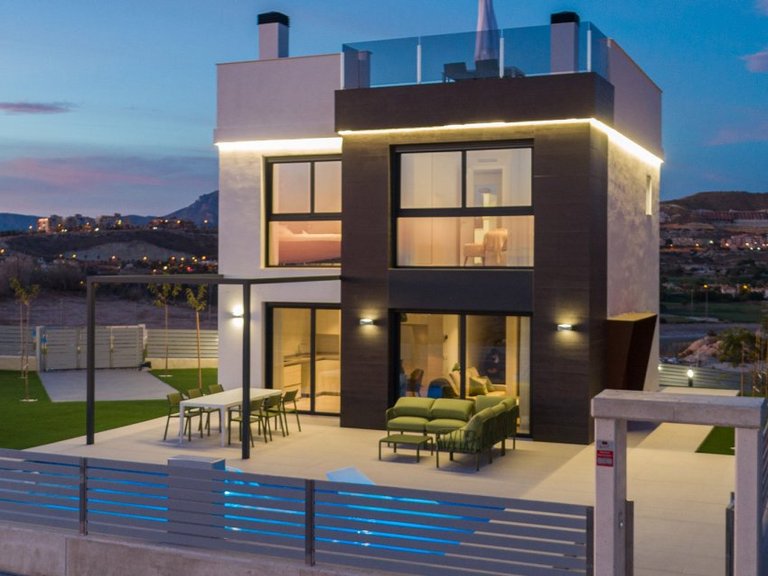 Villa for Sale in Mutxamel, Alicante 1