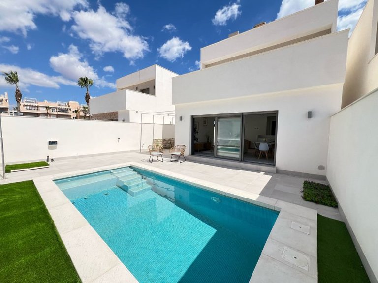 Villa for Sale in Orihuela Costa, Alicante 3