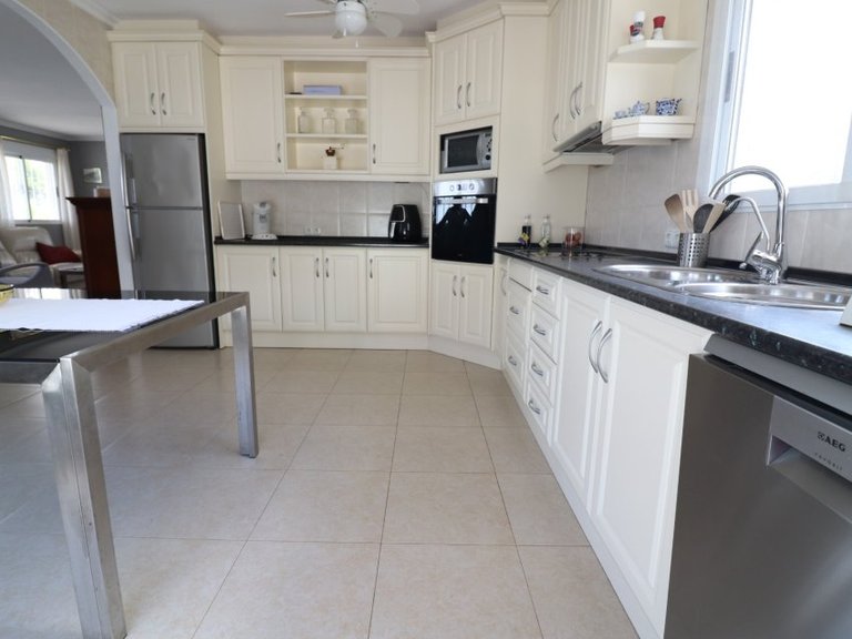 Villa for Sale in Algorfa, Alicante 9