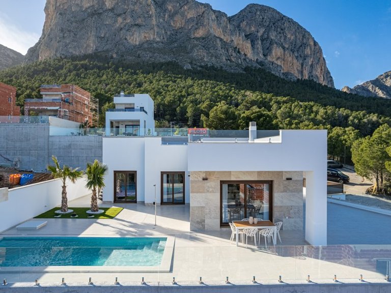 Villa for Sale in Polop, Alicante 3