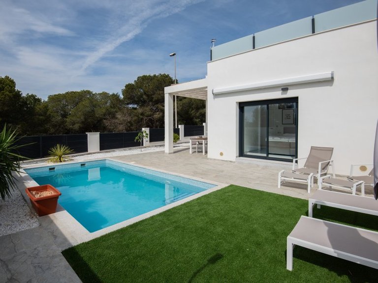 Villa for Sale in Pinar De Campoverde, Alicante 33
