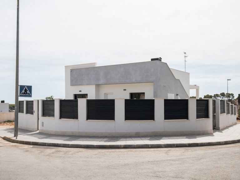 Villa for Sale in Pinar De Campoverde, Alicante 6