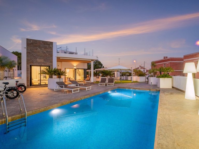 Villa for Sale in Orihuela, Alicante 1