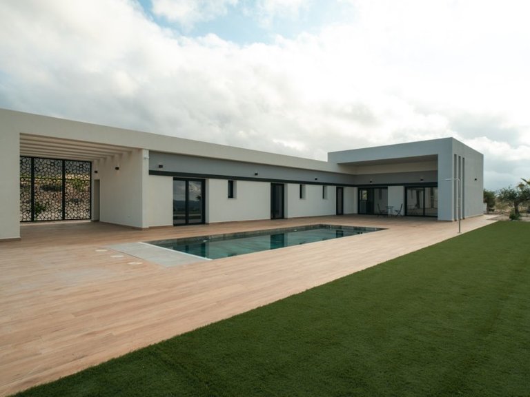 Villa for Sale in Pinoso, Alicante 6