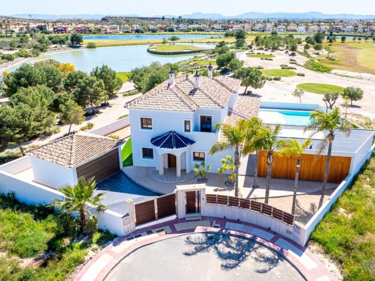 Villa for Sale in Altaona Golf And Country Village, Murcia 2