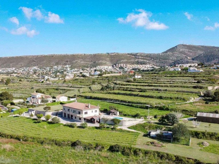 Country House for Sale in Benitachell / El Poble Nou De Benitatxell, Alicante 1