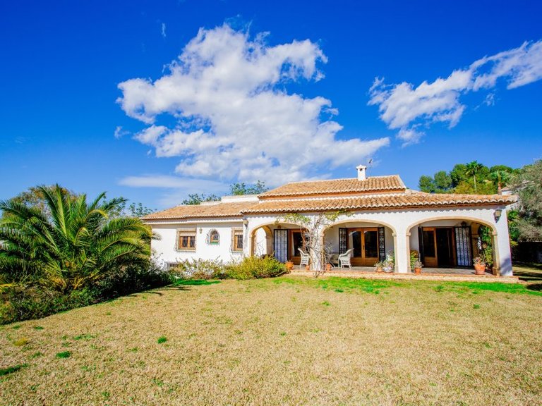 Villa for Sale in Jávea / Xàbia, Alicante 1