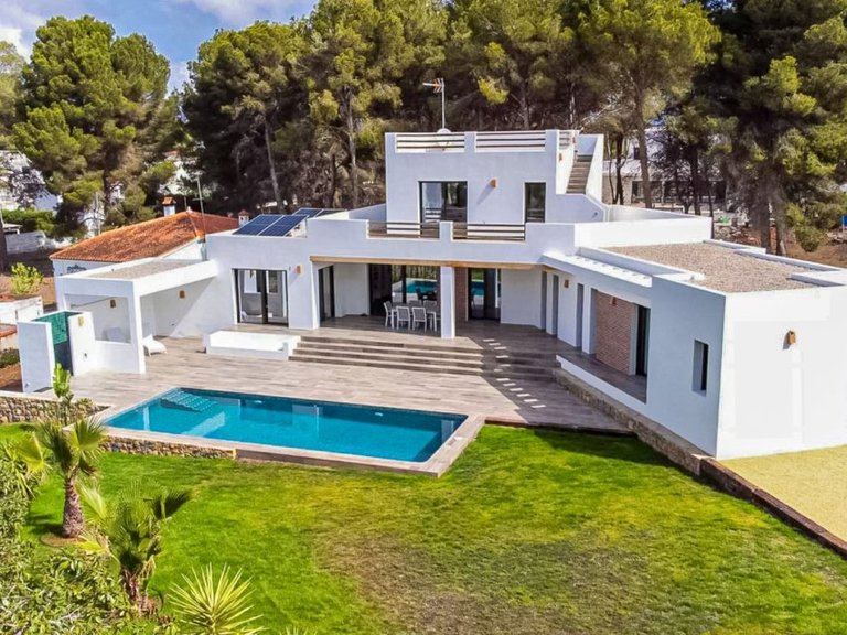 Villa for Sale in Jávea / Xàbia, Alicante 1
