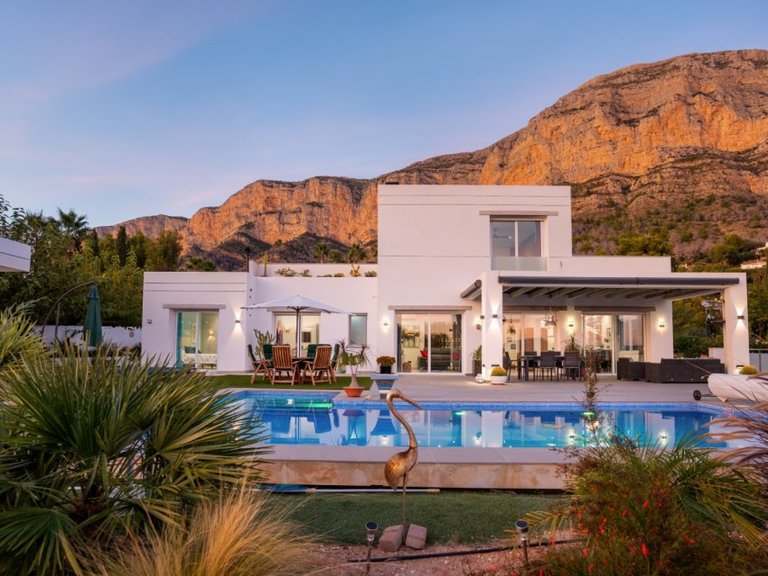 Villa for Sale in Jávea / Xàbia, Alicante 1
