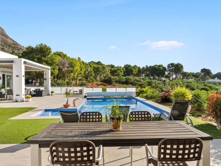 Villa for Sale in Jávea / Xàbia, Alicante 4