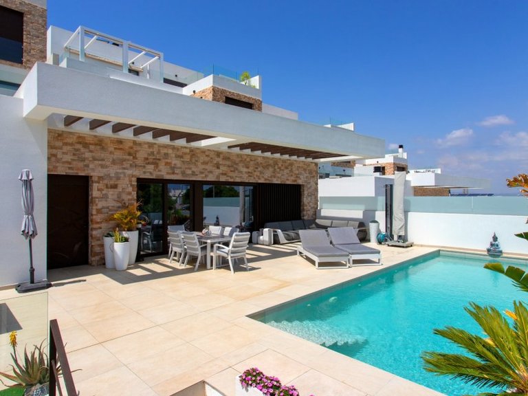 Villa for Sale in Rojales, Alicante 1