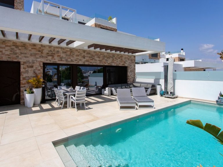 Villa for Sale in Rojales, Alicante 3