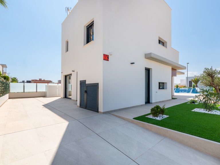 Villa for Sale in Dehesa De Campoamor, Alicante 11