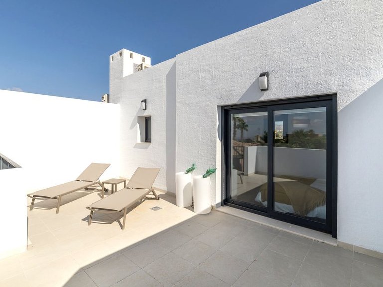 Villa for Sale in Busot, Zona Bonalba Golf (alicante), Alicante 11