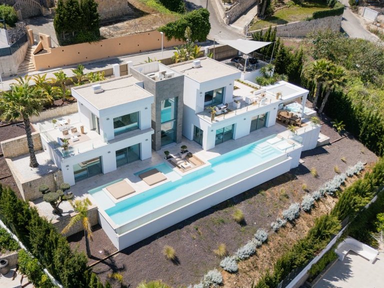 Villa for Sale in Jávea / Xàbia, Alicante 4