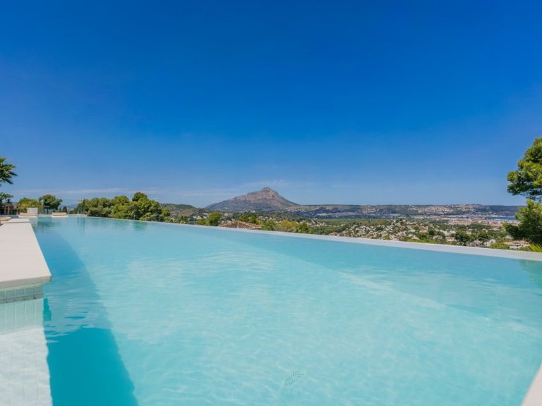 Villa for Sale in Jávea / Xàbia, Alicante 11