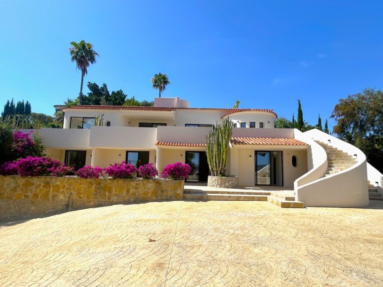 Villa for Sale in Jávea / Xàbia, Alicante 1