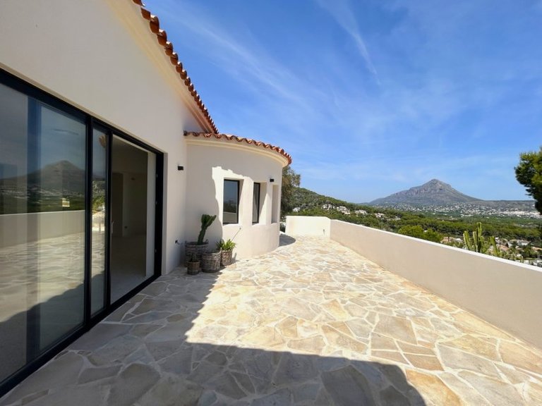 Villa for Sale in Jávea / Xàbia, Alicante 2