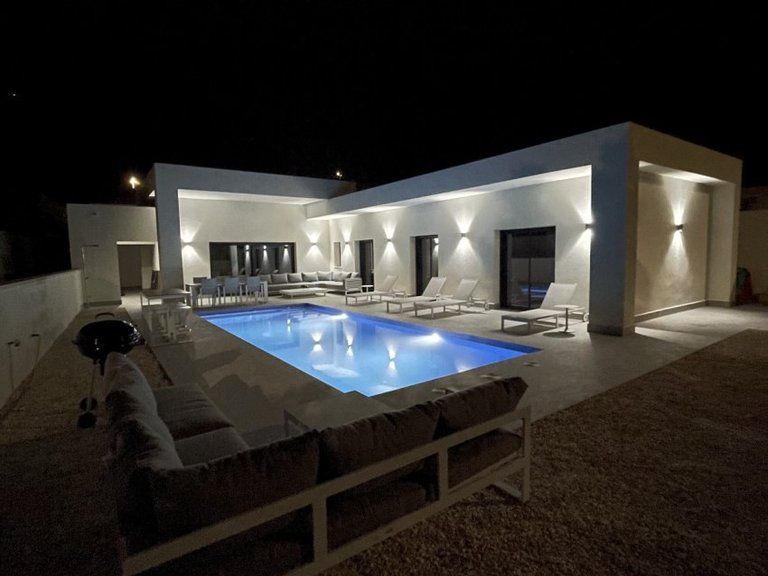 Villa for Sale in La Romana, Alicante 4