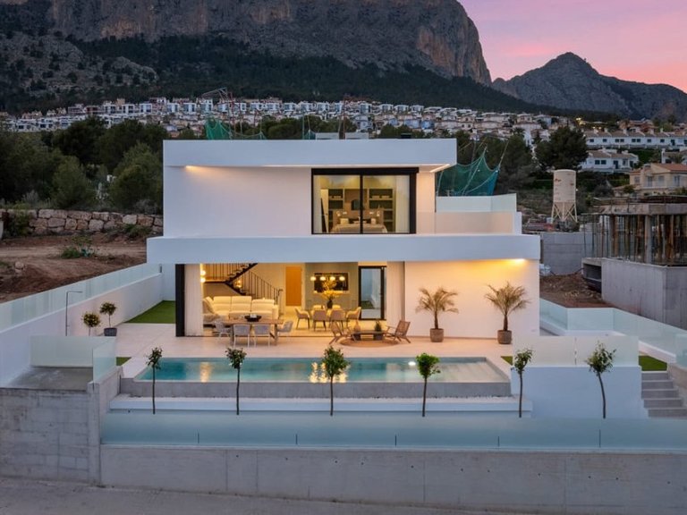 Villa for Sale in Polop, Alicante 2