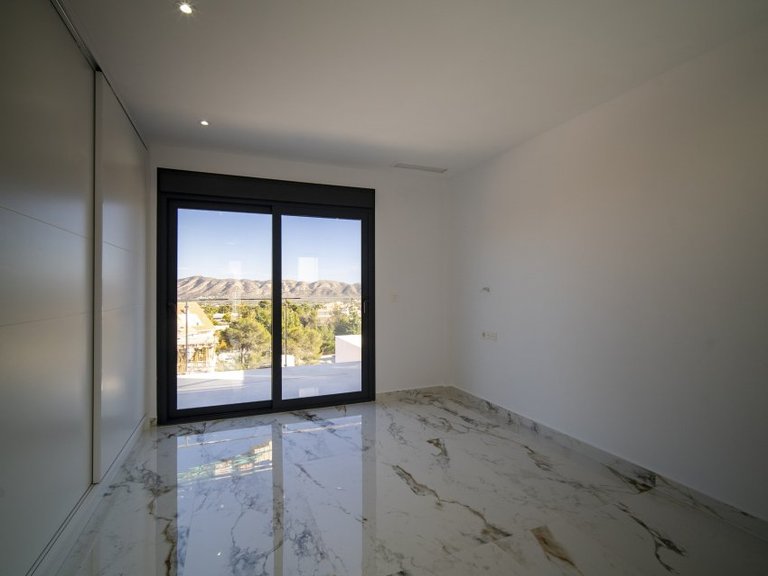 Villa for Sale in La Nucía, Alicante 24