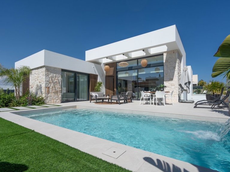 Villa for Sale in Ciudad Quesada, Alicante 1
