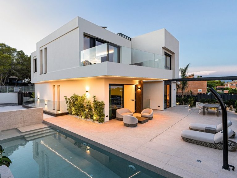 Villa for Sale in La Nucía, Alicante 1