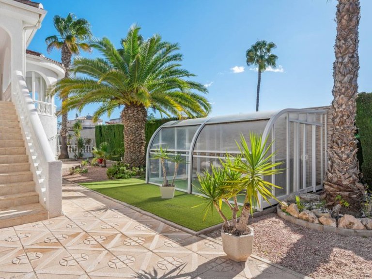 Villa for Sale in Ciudad Quesada, Alicante 32