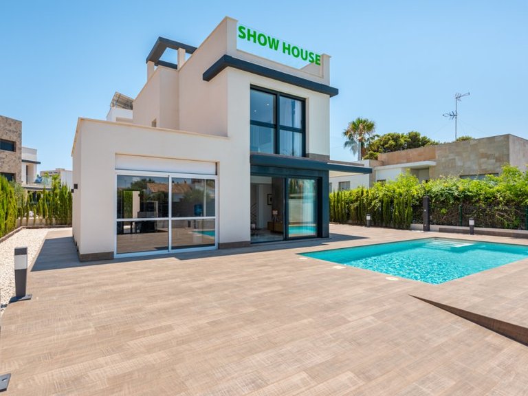 Villa for Sale in Playa Paraiso, Murcia 5