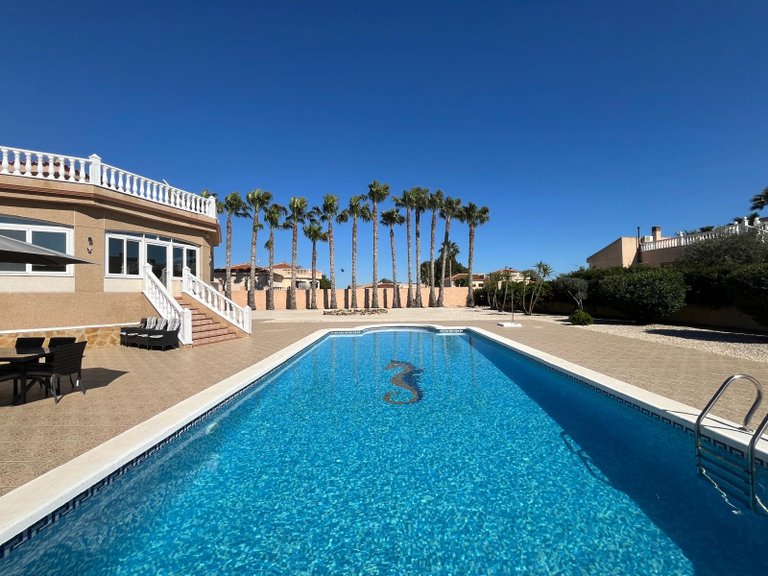 Villa for Sale in Catral, Alicante 1