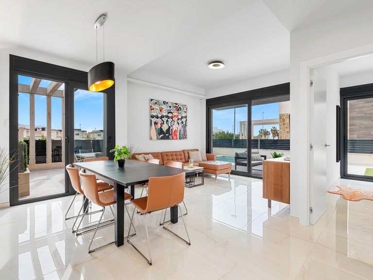 Villa for Sale in Lomas de Cabo Roig, Orihuela Costa, Alicante 9