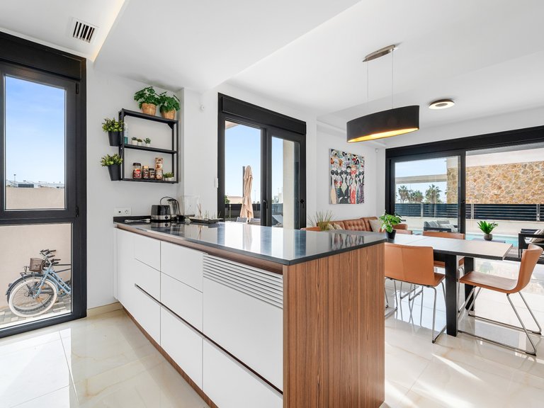 Villa for Sale in Lomas de Cabo Roig, Orihuela Costa, Alicante 10