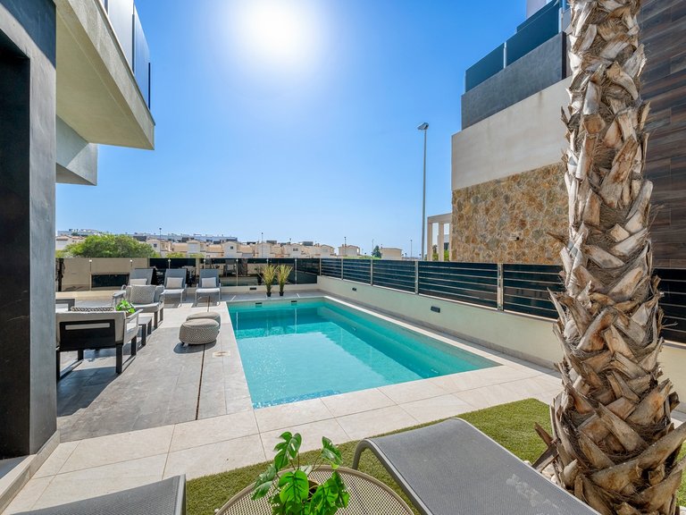 Villa for Sale in Lomas de Cabo Roig, Orihuela Costa, Alicante 36