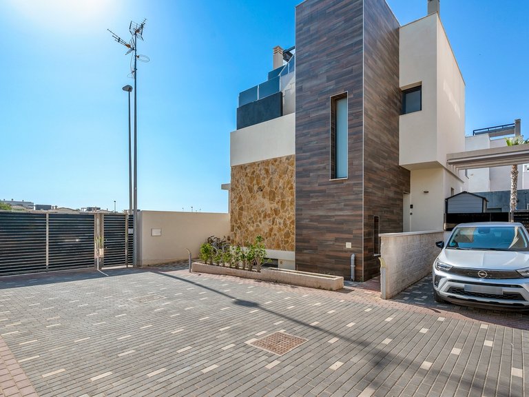 Villa for Sale in Lomas de Cabo Roig, Orihuela Costa, Alicante 43