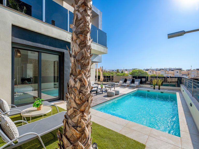 Villa for Sale in Lomas de Cabo Roig, Orihuela Costa, Alicante 39