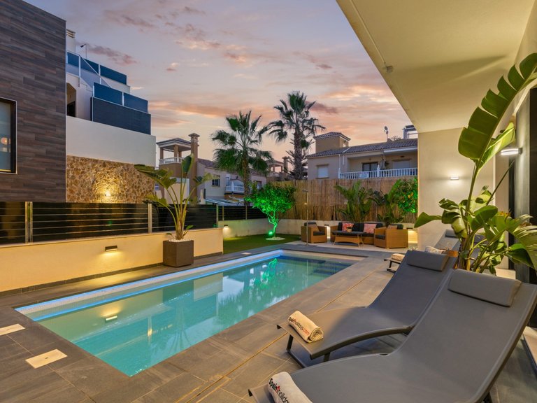 Villa for Sale in Lomas de Campoamor, Orihuela Costa, Alicante 2