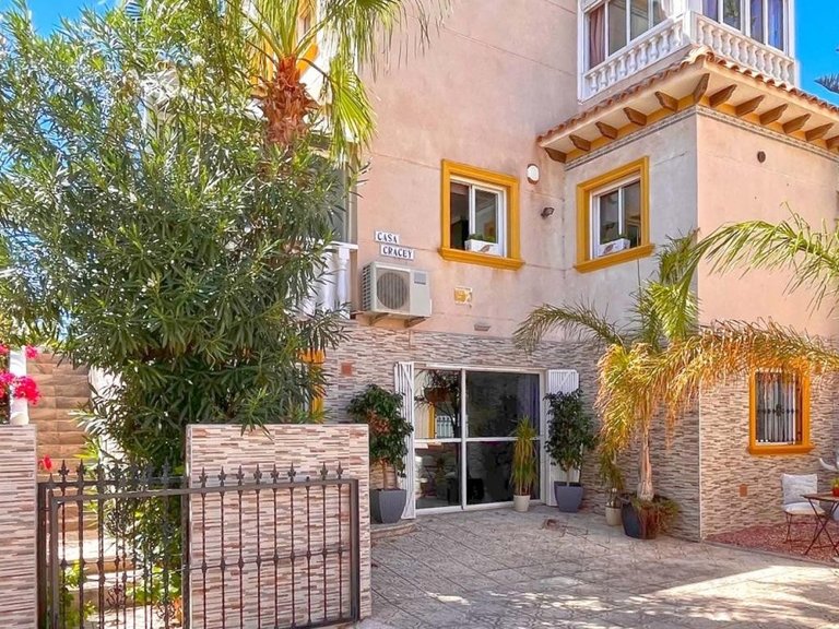 Villa for Sale in Costa Blanca La Zenia, Alicante 41