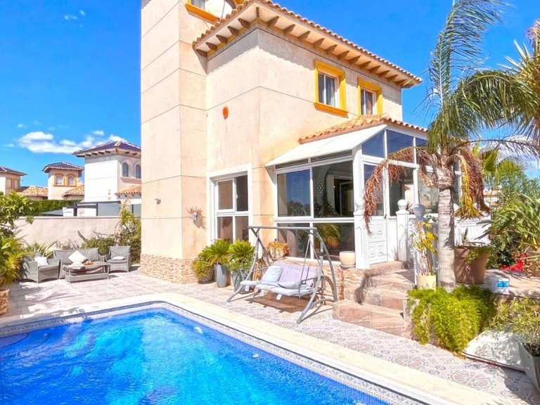 Villa for Sale in Costa Blanca La Zenia, Alicante 42
