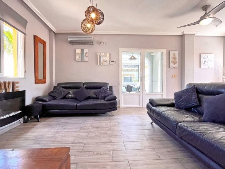 Villa for Sale in Costa Blanca La Zenia, Alicante 26