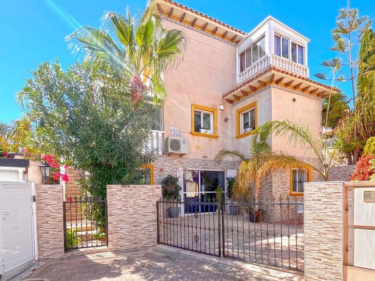 Villa for Sale in Costa Blanca La Zenia, Alicante 1