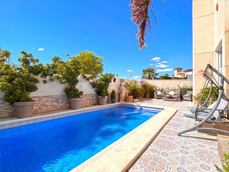 Villa for Sale in Costa Blanca La Zenia, Alicante 23