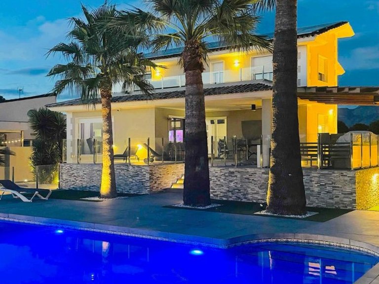Villa for Sale in Costa Blanca Alfas Del Pi, Alicante 3