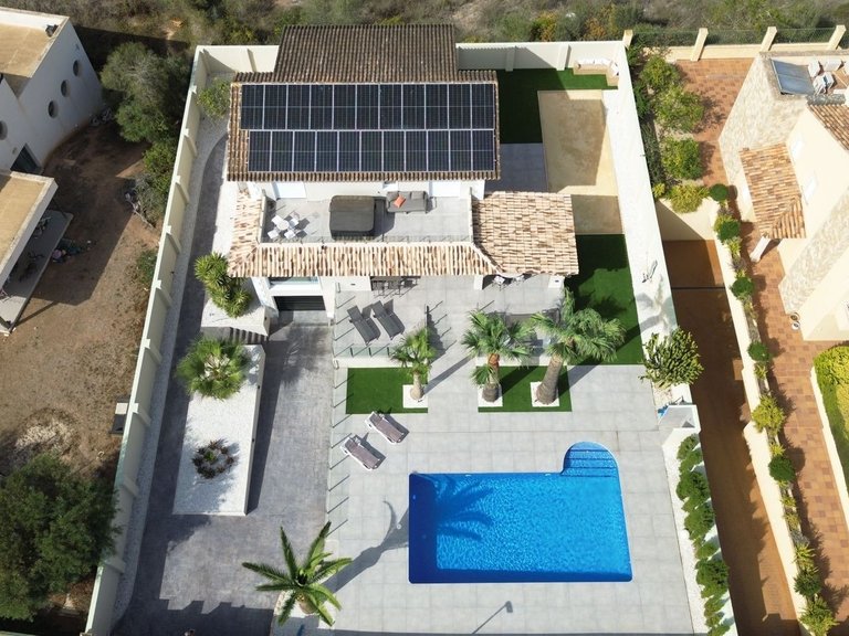Villa for Sale in Costa Blanca Alfas Del Pi, Alicante 36