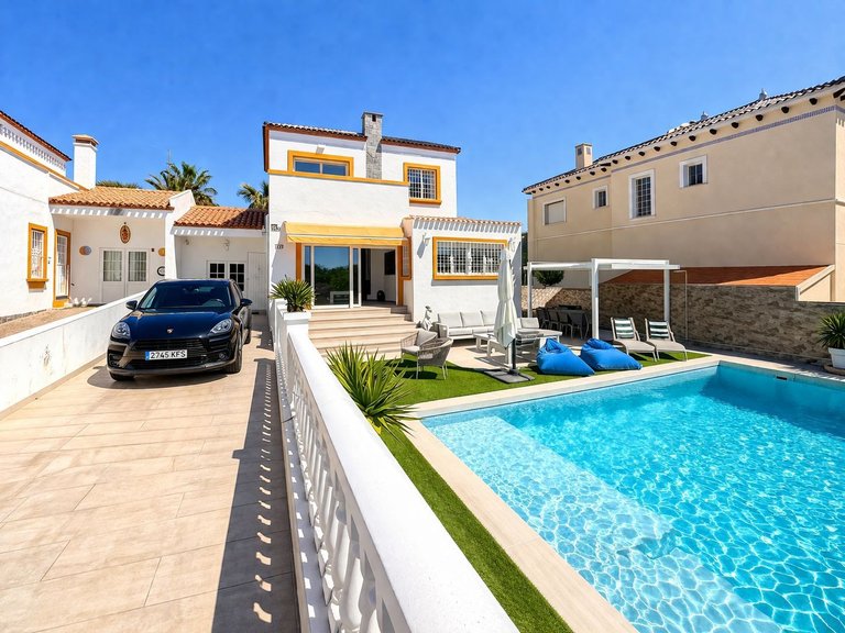 Villa for Sale in Inland Los Dolses, Alicante 1