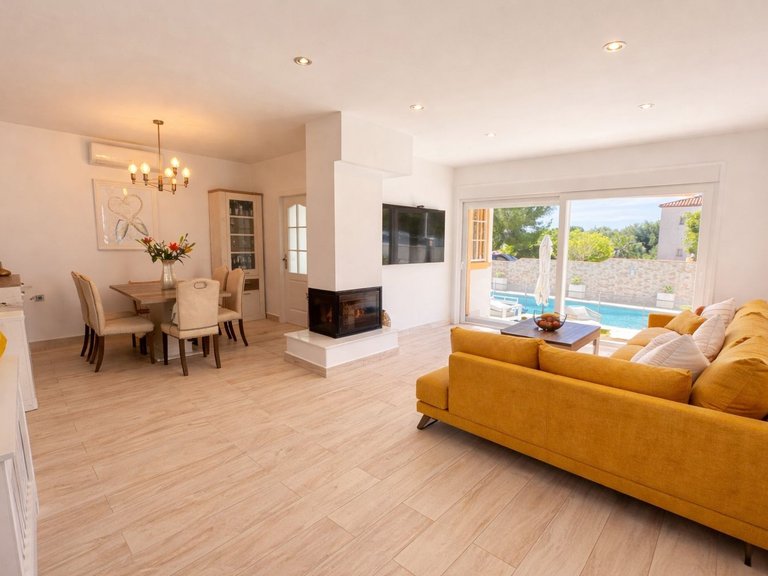 Villa for Sale in Inland Los Dolses, Alicante 3