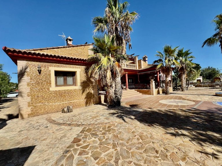 Country House for Sale in Los Montesinos, Alicante 29